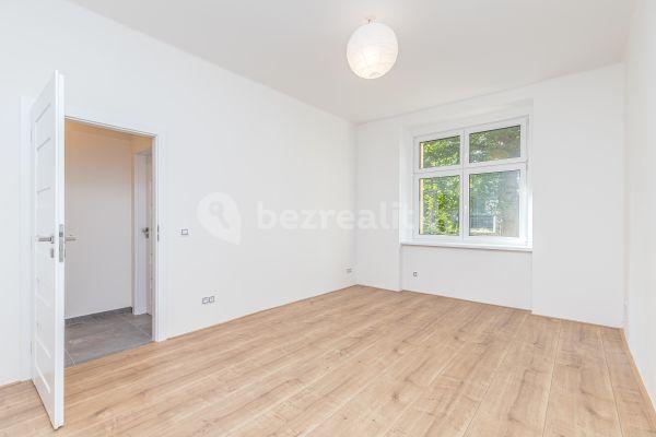 3 bedroom with open-plan kitchen flat for sale, 95 m², Bílá, Praha