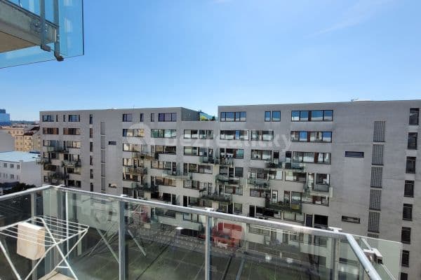 Studio flat to rent, 38 m², Poupětova, Praha Studio flat to rent, 38 m², Poupětova, Praha