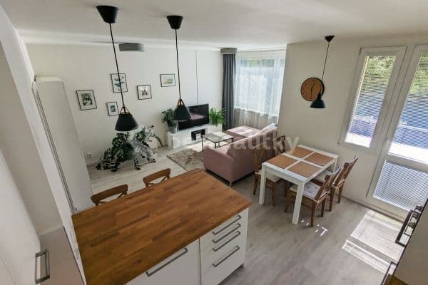 2 bedroom with open-plan kitchen flat to rent, 68 m², Křejpského, Praha