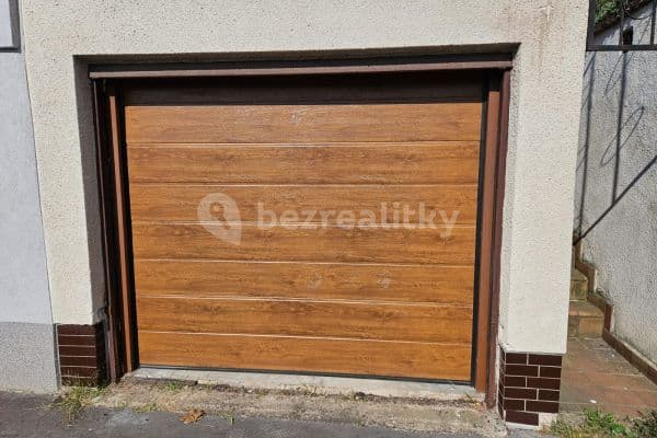 garage to rent, 14 m², Uhříněveská, Praha garage to rent, 14 m², Uhříněveská, Praha