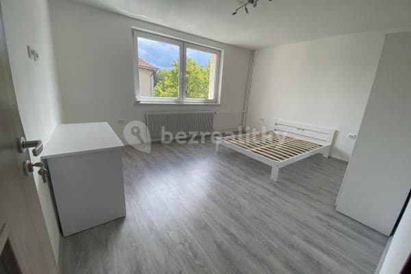 5 bedroom flat to rent, 115 m², Jižní Ⅱ, Hlavní město Praha