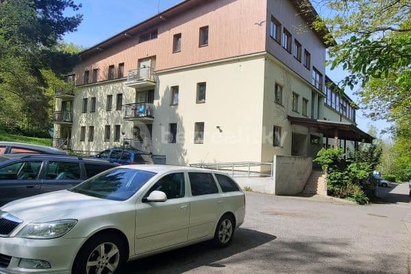 3 bedroom flat to rent, 59 m², Na Vyhlídce, Dobřichovice