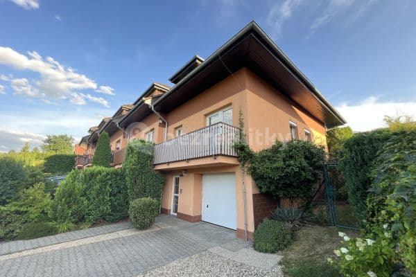 house to rent, 160 m², Šalvějová, Jesenice