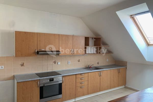 1 bedroom with open-plan kitchen flat to rent, 91 m², Fügnerova, Kladno