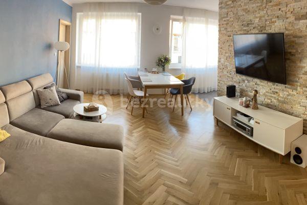 2 bedroom with open-plan kitchen flat for sale, 84 m², Studentská, Poděbrady