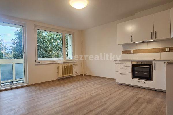 3 bedroom with open-plan kitchen flat to rent, 77 m², Platónova, Praha