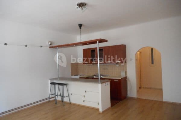Studio flat to rent, 38 m², Školní, Hlavní město Praha Studio flat to rent, 38 m², Školní, Hlavní město Praha