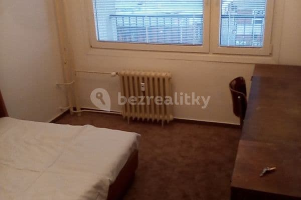 4 bedroom flat to rent, 90 m², Rajmonova, Prague, Prague