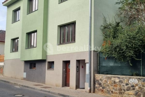 1 bedroom with open-plan kitchen flat to rent, 38 m², Kokořínská, Praha 1 bedroom with open-plan kitchen flat to rent, 38 m², Kokořínská, Praha