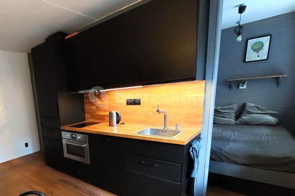 Studio flat to rent, 27 m², Českolipská, Praha Studio flat to rent, 27 m², Českolipská, Praha