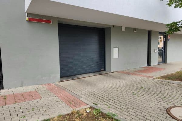 garage to rent, 8 m², Cukrova, Praha garage to rent, 8 m², Cukrova, Praha