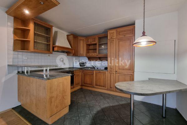 3 bedroom with open-plan kitchen flat to rent, 82 m², Moskevská, Hlavní město Praha
