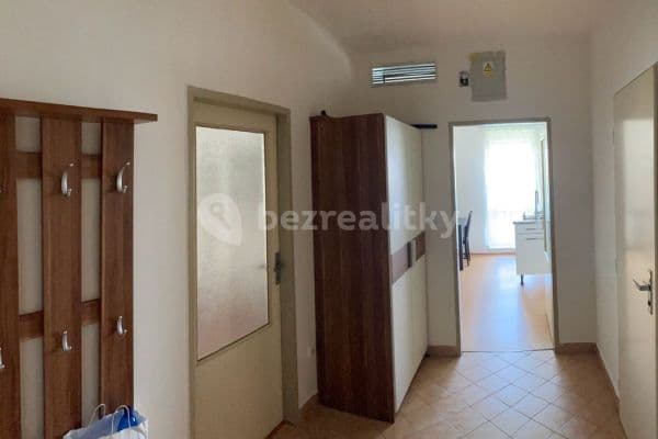 2 bedroom with open-plan kitchen flat to rent, 66 m², Na Tržišti, Benešov
