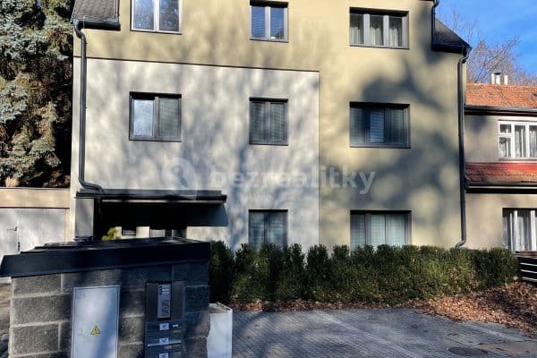 4 bedroom with open-plan kitchen flat to rent, 12 m², Potocká, Brno 4 bedroom with open-plan kitchen flat to rent, 12 m², Potocká, Brno