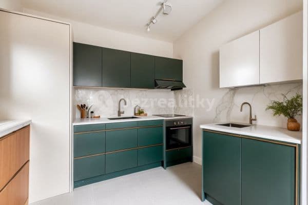 3 bedroom flat for sale, 68 m², Nad Stadionem, 