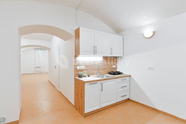 1 bedroom with open-plan kitchen flat for sale, 44 m², Oldřichova, Praha