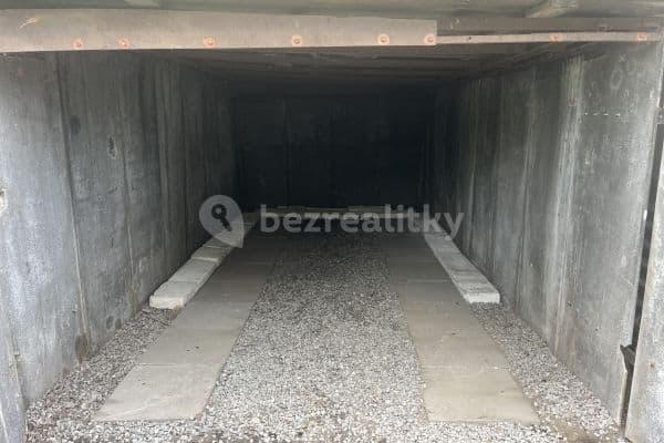 garage to rent, 14 m², Glinkova, Praha garage to rent, 14 m², Glinkova, Praha