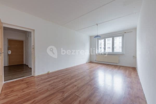 3 bedroom flat for sale, 68 m², Karla Čapka, 