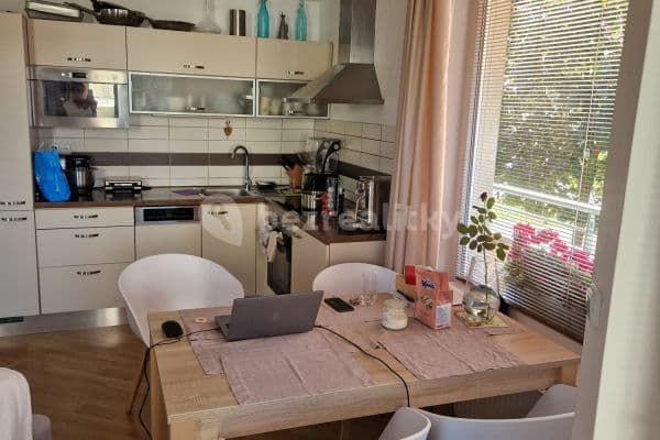 1 bedroom with open-plan kitchen flat for sale, 51 m², Sazovická, Praha