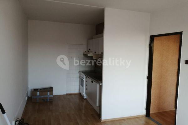 1 bedroom with open-plan kitchen flat to rent, 40 m², M. J. Husa, Most