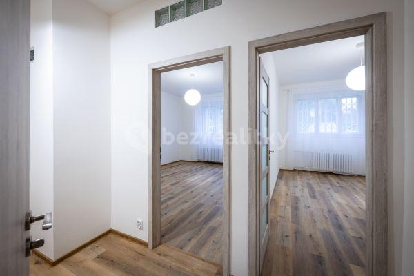 1 bedroom with open-plan kitchen flat for sale, 50 m², Podolská, Hlavní město Praha