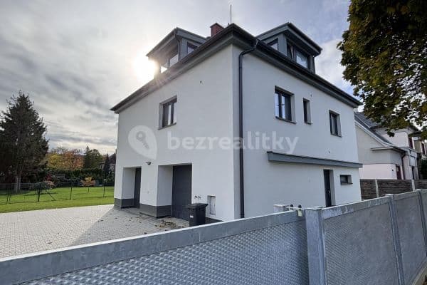 house to rent, 213 m², Sakařova, Pardubice