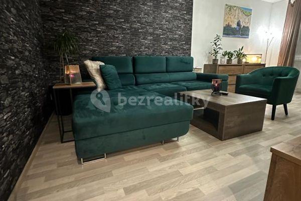 2 bedroom flat for sale, 64 m², V Sídlišti, Horní Beřkovice