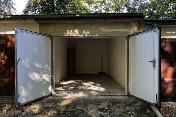 garage to rent, 18 m², Na Korábě, Praha garage to rent, 18 m², Na Korábě, Praha