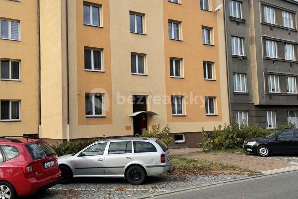 3 bedroom flat for sale, 70 m², Macanova, Pardubice