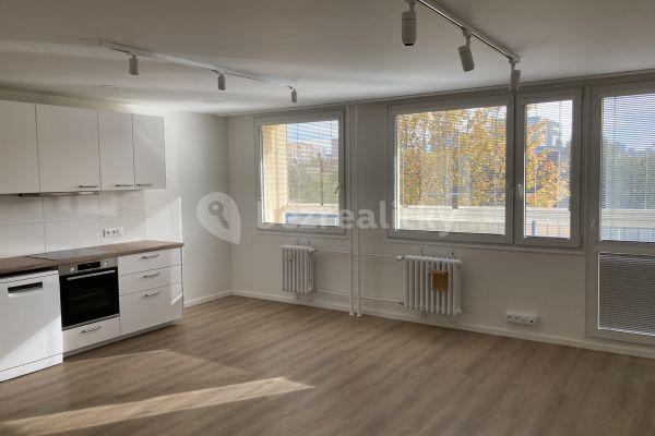 2 bedroom with open-plan kitchen flat to rent, 79 m², Markušova, Hlavní město Praha
