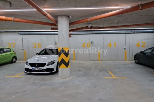 garage to rent, 12 m², K Barrandovu, Praha garage to rent, 12 m², K Barrandovu, Praha