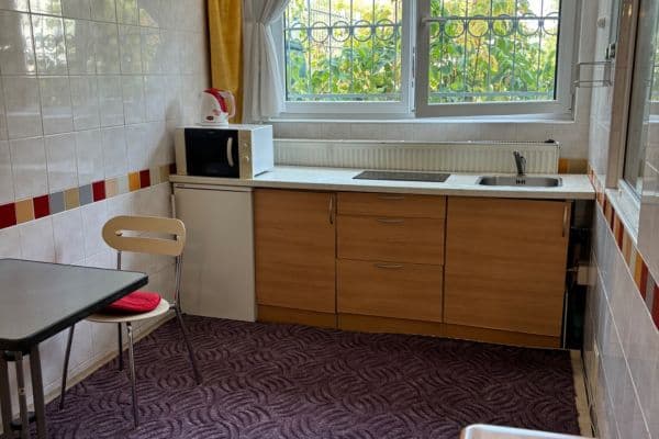 Studio flat to rent, 20 m², Roztylské sady, Praha Studio flat to rent, 20 m², Roztylské sady, Praha