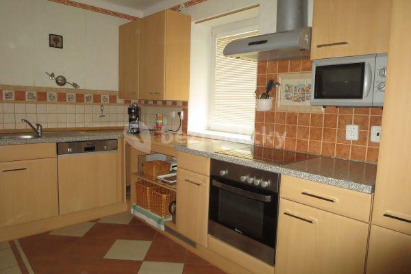 2 bedroom flat to rent, 63 m², Bulhary
