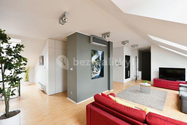2 bedroom with open-plan kitchen flat for sale, 112 m², Mikulandská, Praha