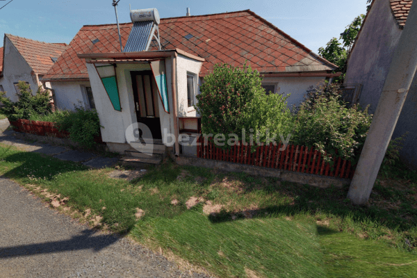 house for sale, 137 m², Dobronice