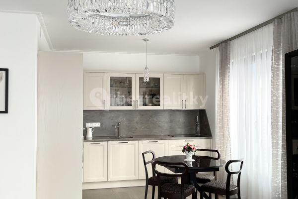2 bedroom with open-plan kitchen flat for sale, 105 m², Nad Vodovodem, Hlavní město Praha