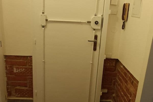 Small studio flat to rent, 21 m², Slavíkova, Praha Small studio flat to rent, 21 m², Slavíkova, Praha