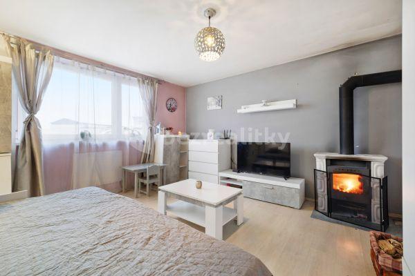 3 bedroom flat for sale, 64 m², Koudelov, 