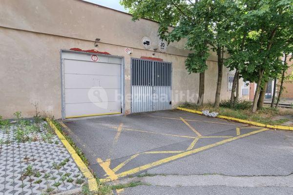 garage for sale, 12 m², Ve Lhotce, 