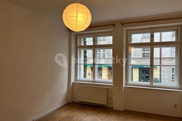 Small studio flat to rent, 30 m², Charlese de Gaulla, Hlavní město Praha