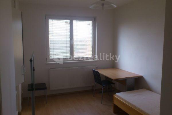 4 bedroom flat to rent, 13 m², Došlíkova, Brno