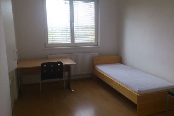 4 bedroom flat to rent, 13 m², Došlíkova, Brno 4 bedroom flat to rent, 13 m², Došlíkova, Brno