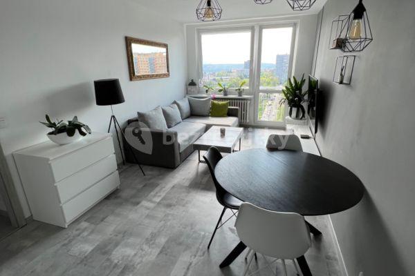 1 bedroom with open-plan kitchen flat to rent, 46 m², Hlaváčova, Hlavní město Praha