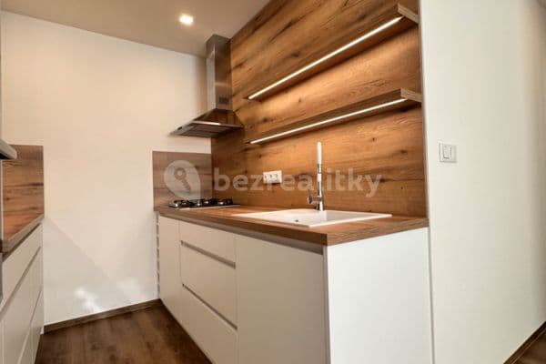 1 bedroom with open-plan kitchen flat for sale, 42 m², Pražská, Slaný