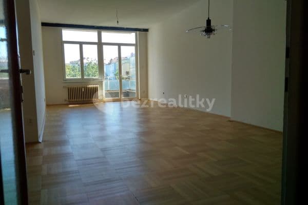 3 bedroom flat to rent, 92 m², Kotlářská, Brno