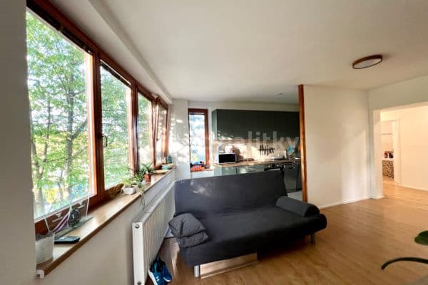 2 bedroom with open-plan kitchen flat to rent, 63 m², Žalanského, Hlavní město Praha