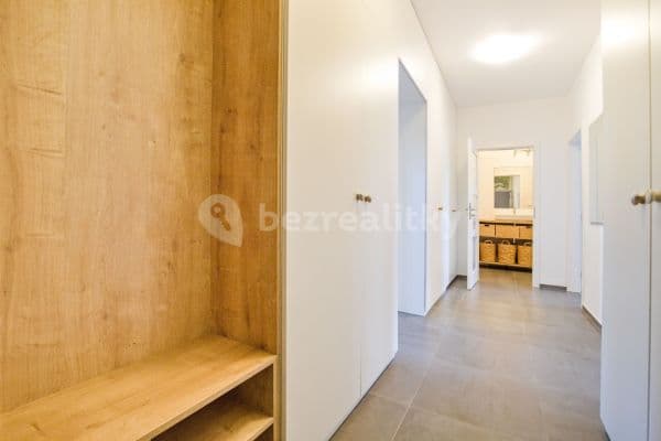 2 bedroom with open-plan kitchen flat to rent, 76 m², Davídkova, Hlavní město Praha