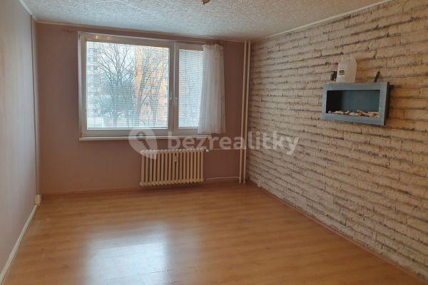 2 bedroom with open-plan kitchen flat to rent, 64 m², Tovární, Beroun