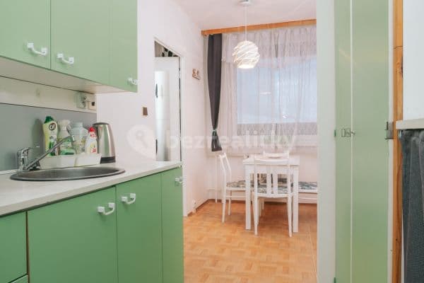3 bedroom flat to rent, 76 m², Generála Janouška, Praha