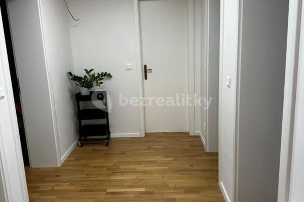 2 bedroom with open-plan kitchen flat to rent, 84 m², Víta Nejedlého, Prague, Prague